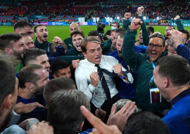 500彩票网-意大利无牌可打点球幸运晋级 曼奇尼遇到麻烦了！