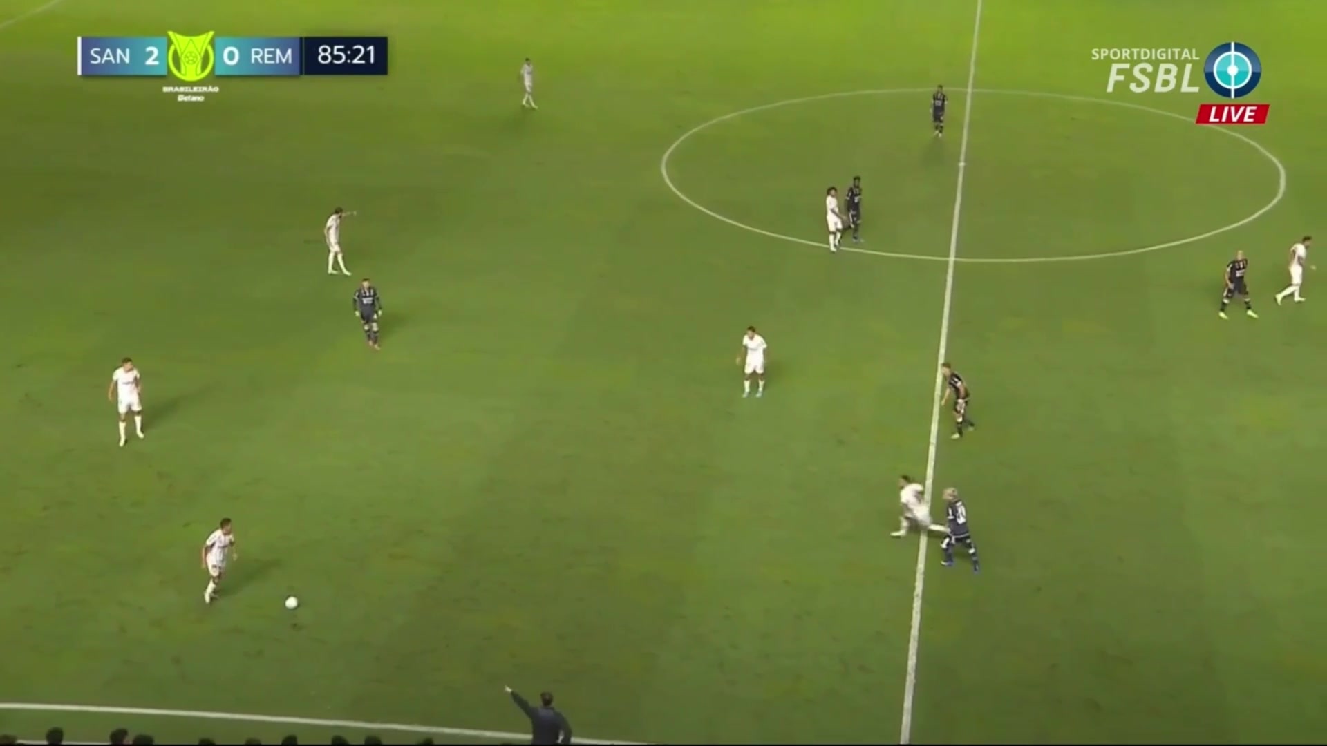 500彩票网公司-火气大！内马尔被放倒后与对手冲突染黄，停赛缺战弗拉门戈